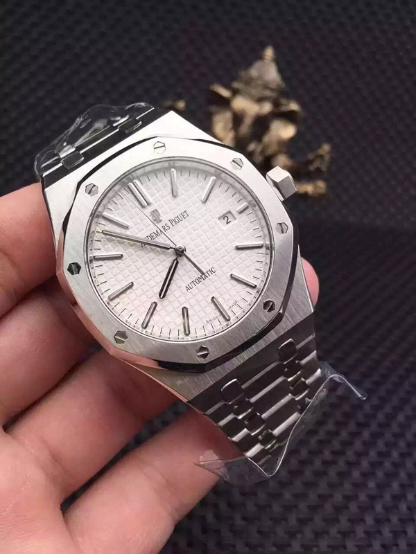 オーデマピゲ時計正面デザイン